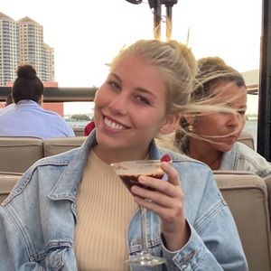 Meet your Posher, Olivia